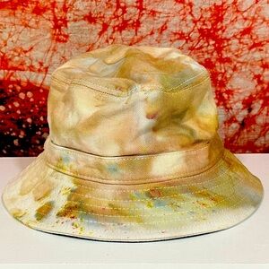 Riverside Tool & Dye women’s Bucket Hat in khaki, light blue tones